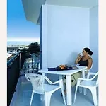 Fun And Relax By The Pool-beahost 比比翁