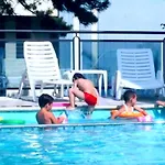 Fun And Relax By The Pool-beahost * 比比翁