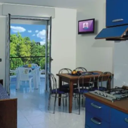 Fun And Relax By The Pool-beahost