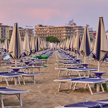 Fun And Relax By The Pool-beahost Bibione